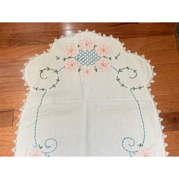 Vintage Embroidered Floral Table Runner with Lace Edges 18x41 - Picture 5 of 11